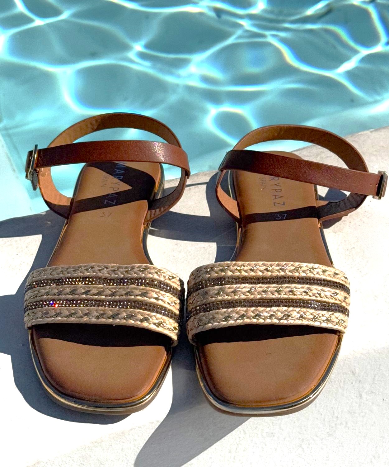 Sand&aacute;lia rasa combinada image number null